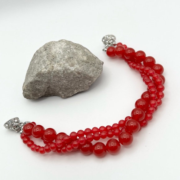 RED JADE 3 STRAND BRACELET - Picture 7 of 8